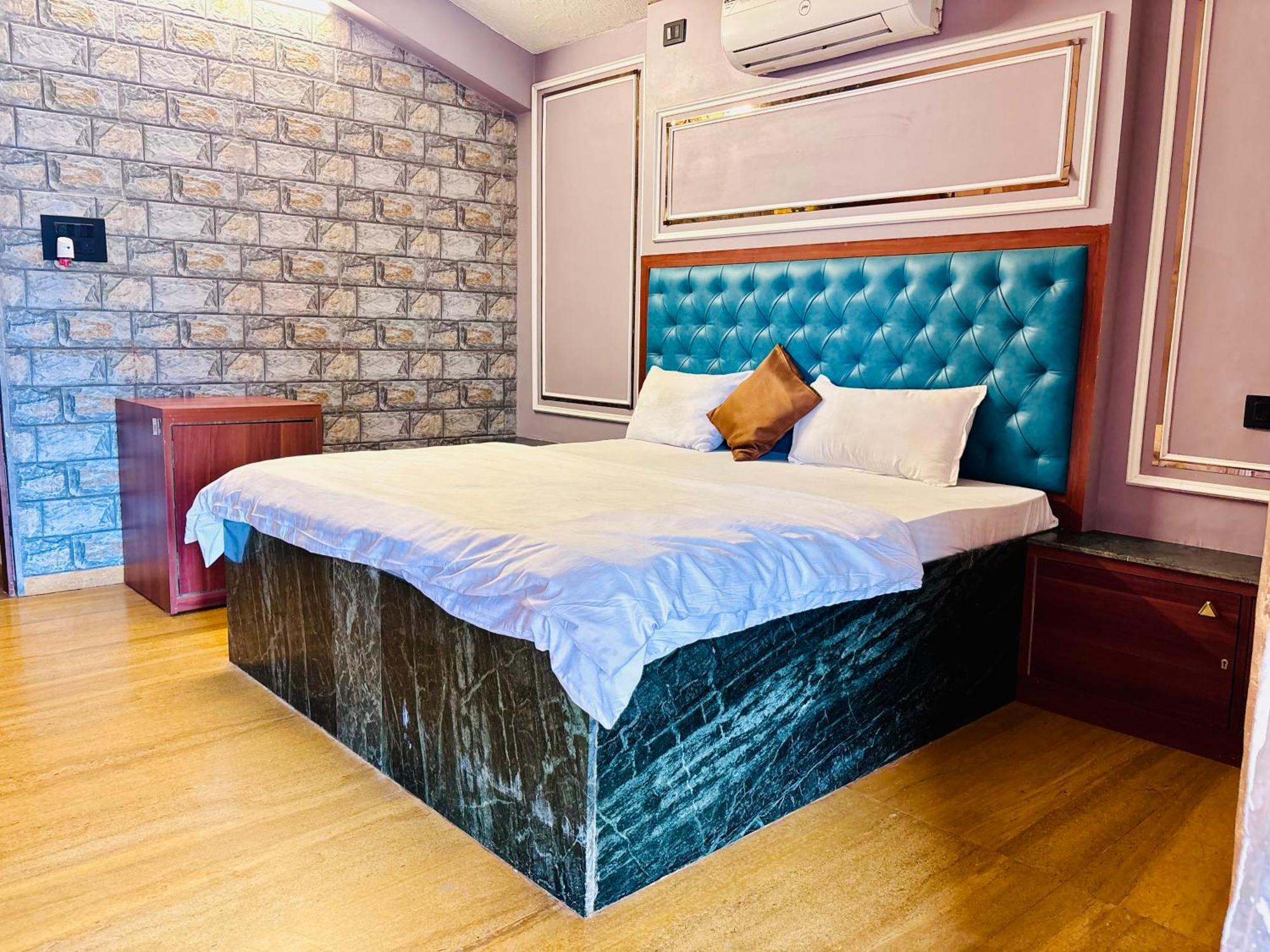 Bailey'S Castle Villa 罗纳瓦拉 外观 照片